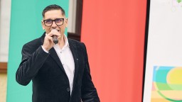 Силвестър Силвестров, Преслава Пейчева и Ei Bo помагат на социална организация да сбъдва мечтите на децата                 