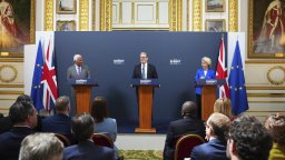 Какво съдържа най-значимата сделка за рестартиране на отношенията между Лондон и ЕС? 