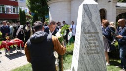 В "Пирогов" откриха паметник на загиналите медици при COVID-пандемията (снимки)