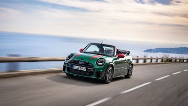 MINI John Cooper Works Cabrio сваля покрива си само за 18 секунди