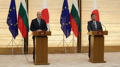 В последния ден от официалната си визита в Япония президентът