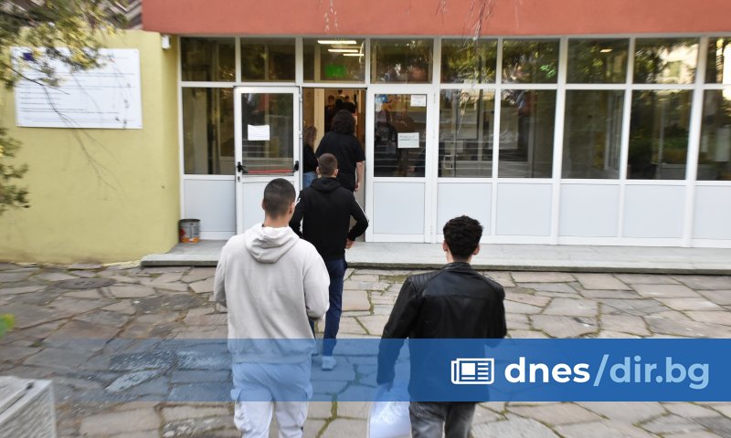 Над 48 000 зрелостници се очаква да покажат знанията и