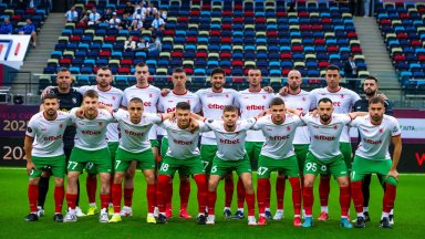 България загуби от Португалия на старта на Световното по минифутбол