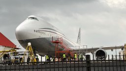 Президентският "дворец в небето" кацна от Катар на американска територия