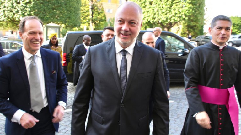 Росен Желязков отива в Рим на аудиенция при папата за 24 май