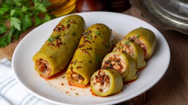 Пълнени цели тиквички с ароматен ориз и кайма