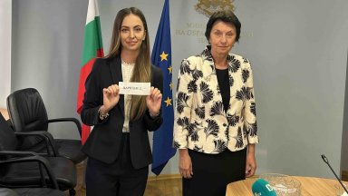 Матура №2 за над 48 000 зрелостници. В МОН изтеглиха изпитния вариант