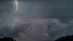 Червен код за силни валежи в областите Смолян и Кърджали в четвъртък 