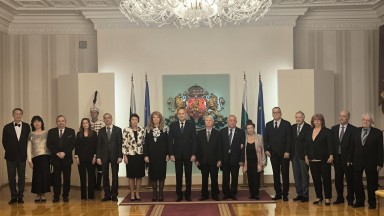 Президентът Румен Радев удостои с държавни отличия дейци на културата и науката