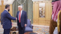 Вашингтон смекчи санкциите си срещу Дамаск, разреши трансакции