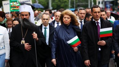 Българският език е създаден да обединява да прославя а не