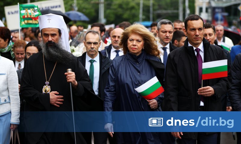 Българският език е създаден да обединява, да прославя, а не