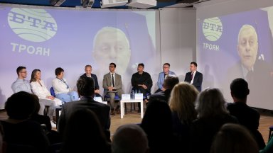 Екстерти говорят: ИИ не може да надмине най-добрите математици, журналисти и автори