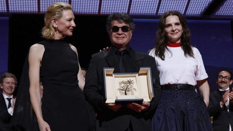 "Обикновен инцидент" на иранския режисьор Джафар Панахи триумфира със "Златна палма" в Кан