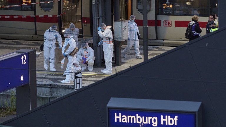 Германката, която наръга 18 души на гарата в Хамбург, е била изписана от психиатрия ден по-рано