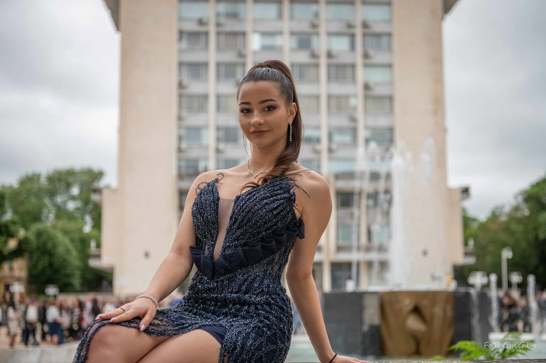  Теодора Луканова, Езикова гимназия "Гео Милев", Добрич