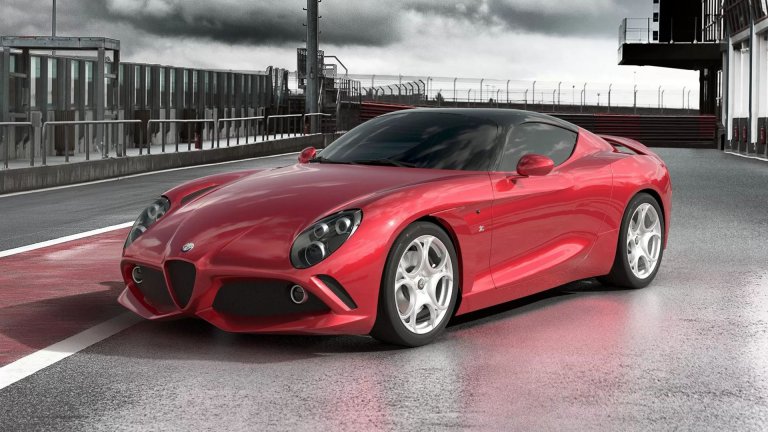 Alfa Romeo 8C DoppiaCoda Zagato смайва с италианска елегантност и стил