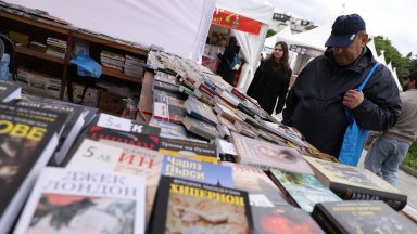 Полският писател Збигнев Збиковски представя романа си "Транспрусия" в рамките на Пролетния панаир на книгата днес