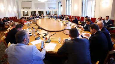 Комисията по енергетика отхвърли ветото на президента върху закона за ВЕИ