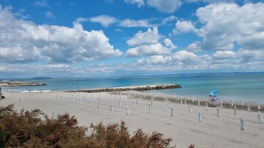 Източният плаж в Поморие е носител на наградата Син флаг