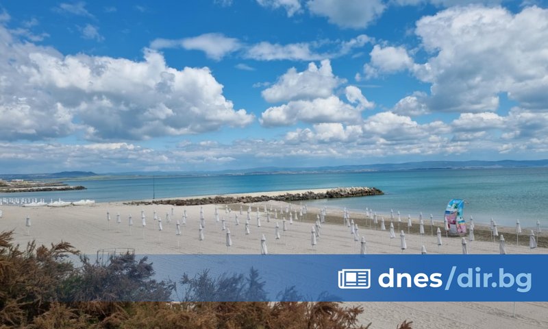 Източният плаж в Поморие е носител на наградата Син флаг