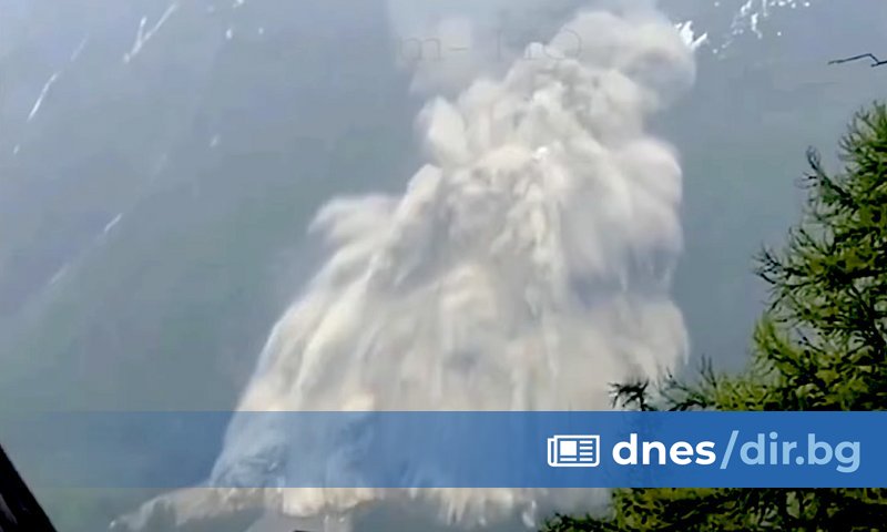 Огромно парче се откъсна от ледник в Швейцарските Алпи, причинявайки