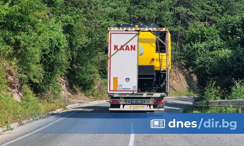 Проходът Петрохан ще е затворен за премахване на дървета в