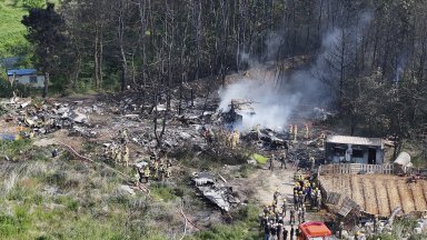 Патрулен самолет се разби край военна база в Южна Корея (снимки)