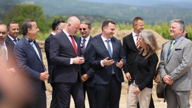 "Повече от очакваното": Партньори от 7 държави провериха изграждането на Вертикалния газов коридор