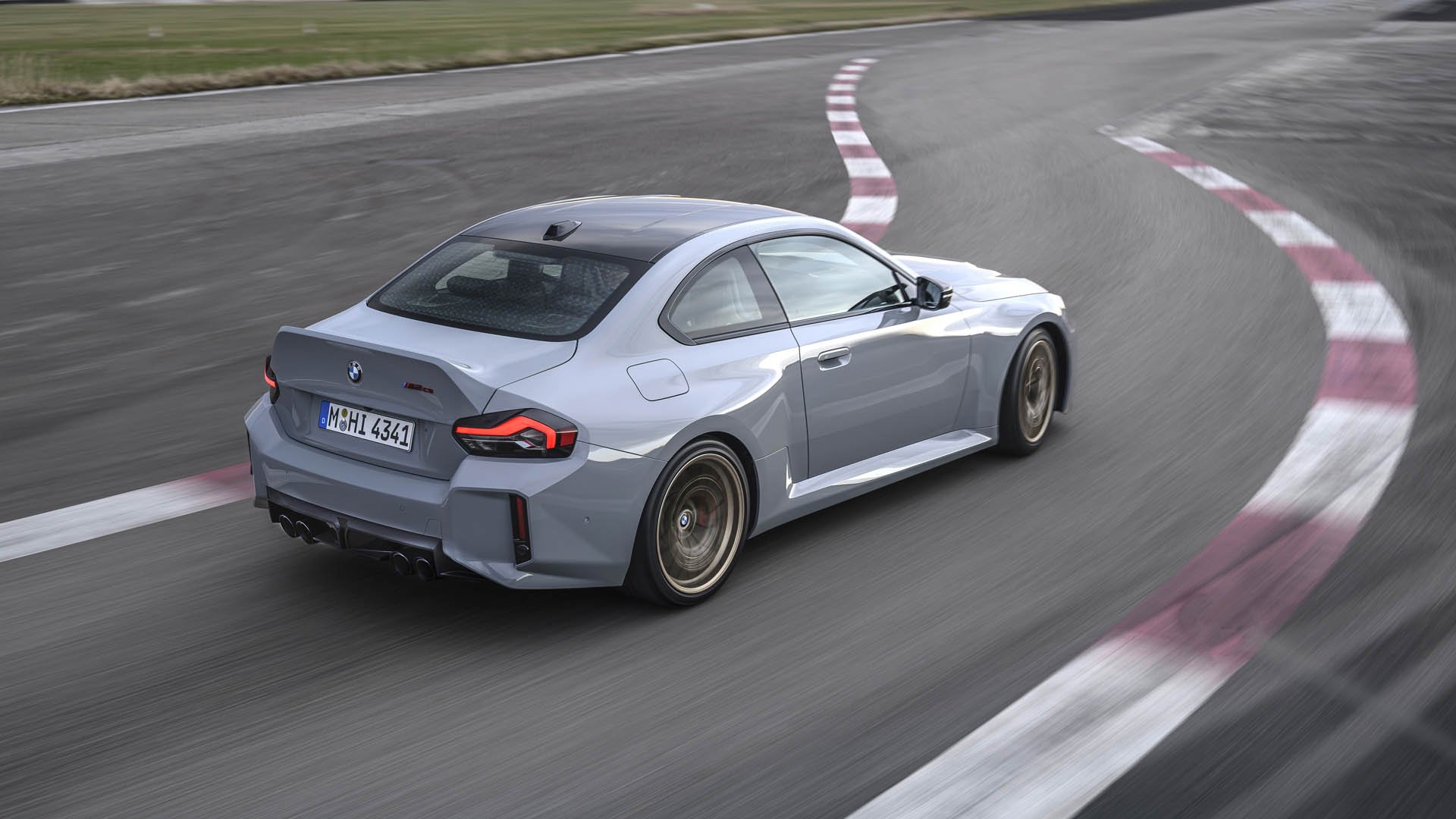 BMW M2 CS 