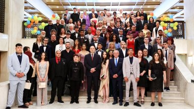 Държавният глава и съпругата му Десислава Радева се срещнаха със