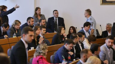 "Нова страница в историята на столицата": София ще има прекроен бюджет от ГЕРБ, БСП и "Спаси София" без подкрепата на кмета