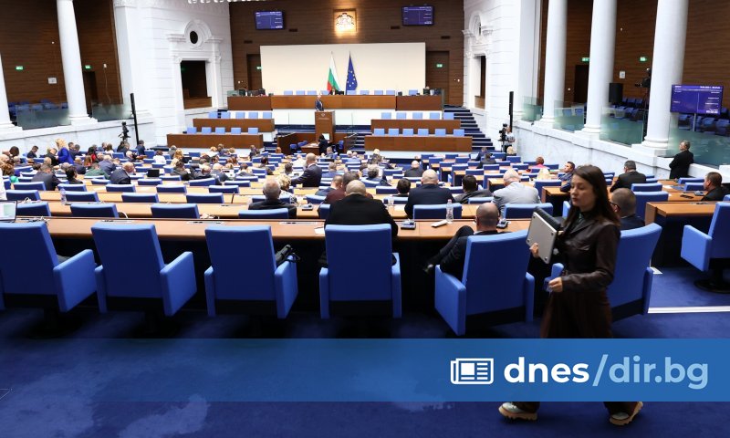 Проблем с аудио системата в пленарната зала отлага началото на