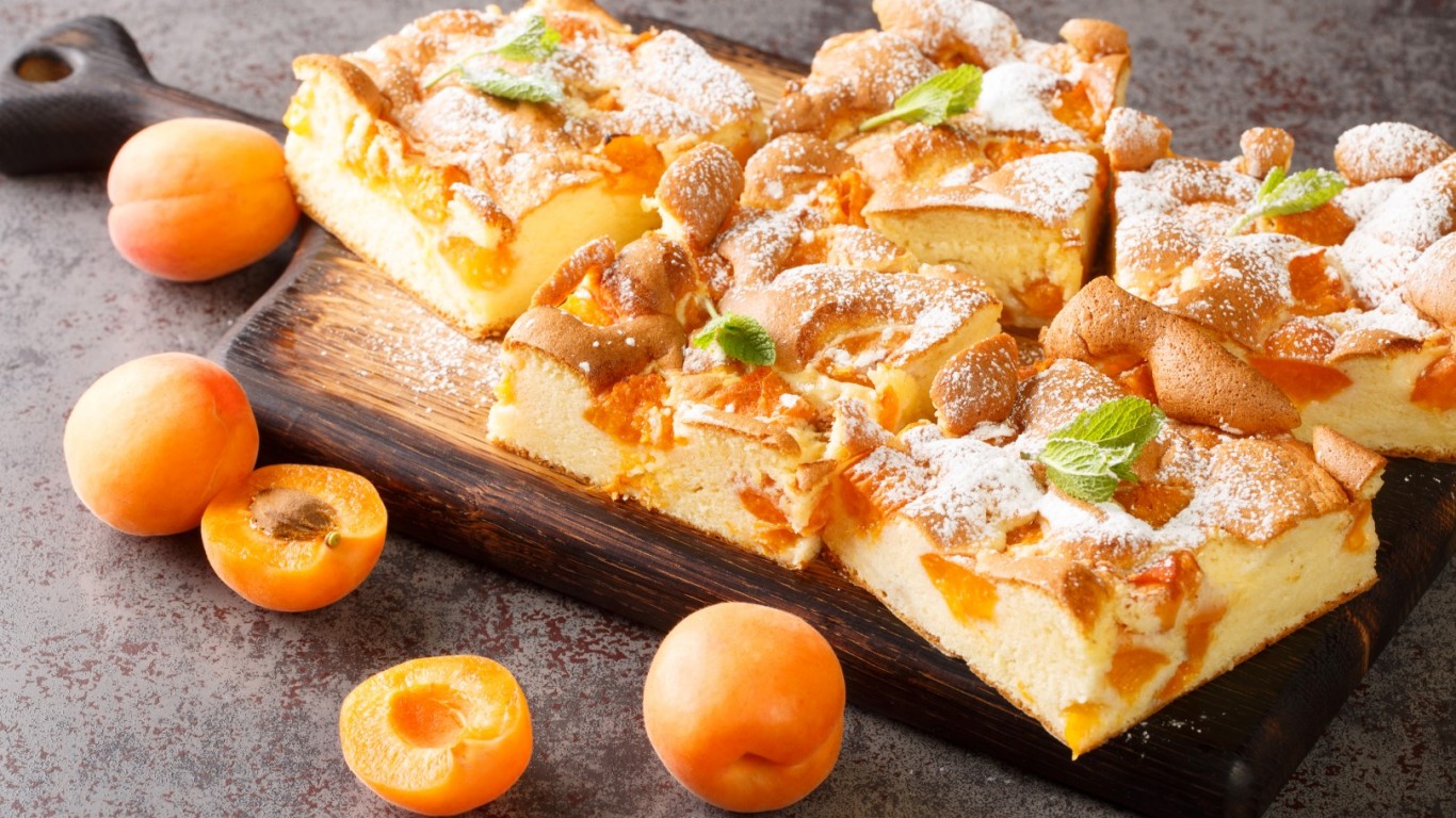 Ароматен сладкиш с кайсии 