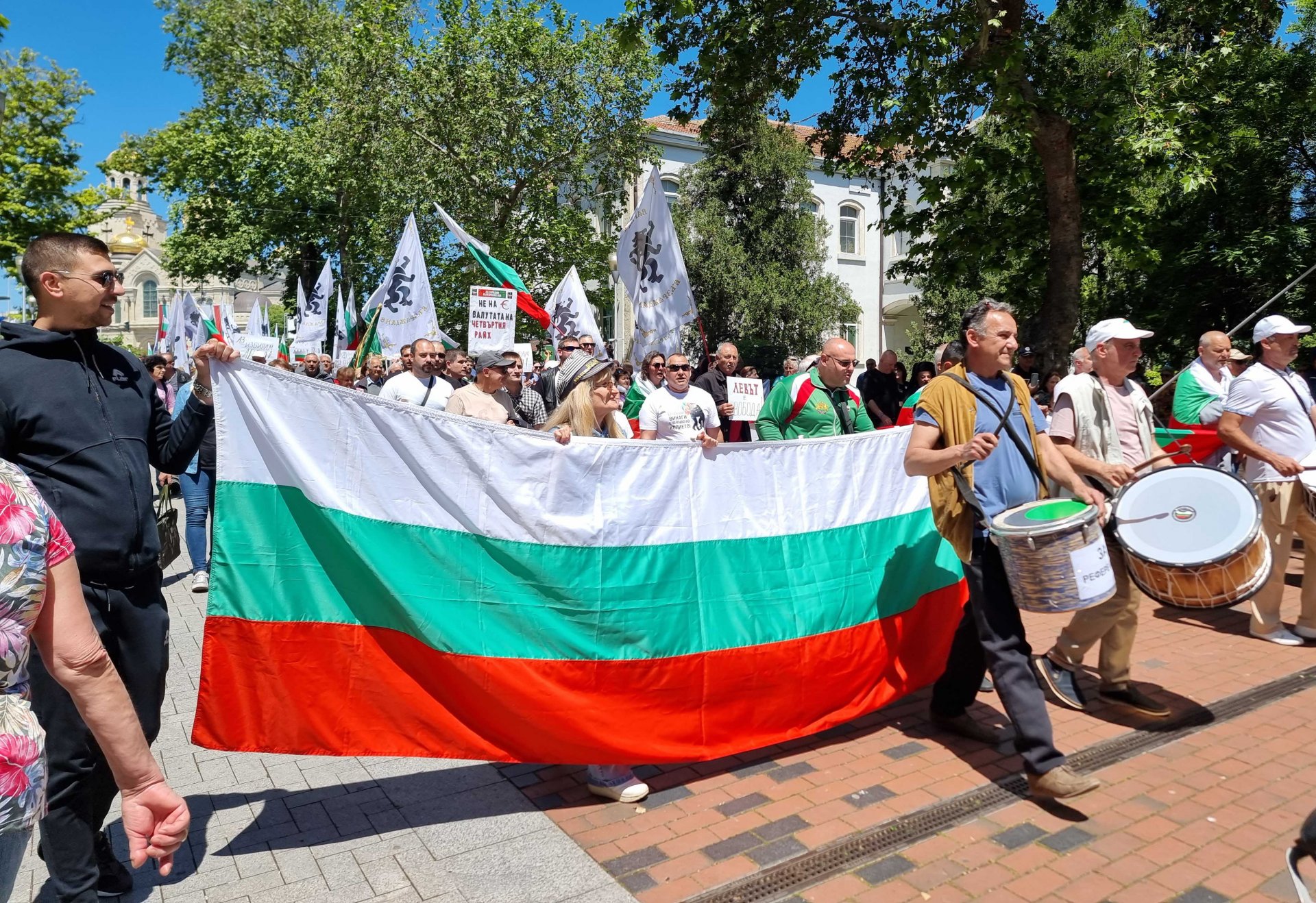 В морската столица протестиращите блокираха "Аспарухов мост"