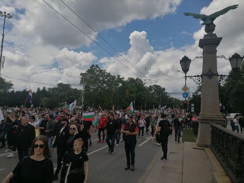 Протестиращите за кратко блокираха Орлов мост