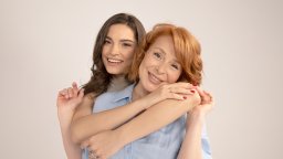 20-секундна прегръдка с любим човек ни прави по-щастливи: Dove с кампания, която напомня на хората колко важно е докосването