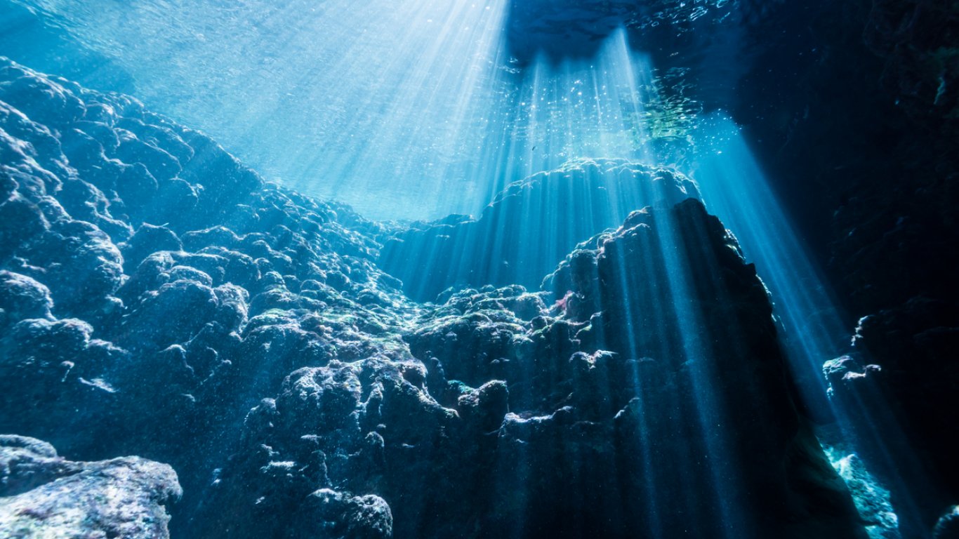 Всяка част от океана е засегната от тройна планетарна криза