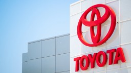 Toyota придобива ключов доставчик в сделка за 26 млрд. долара