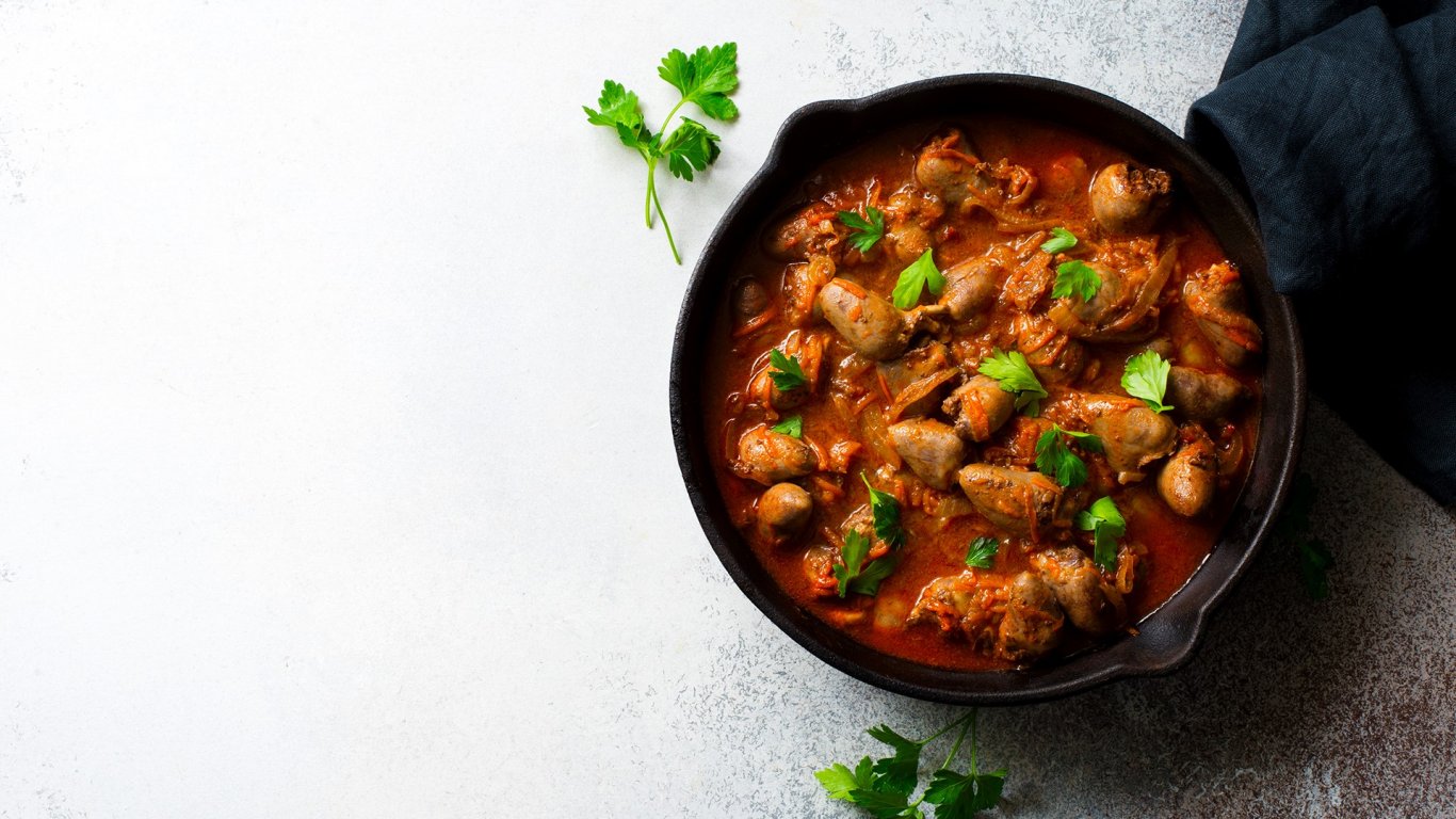 Пилешки сърчица на фурна по средиземноморски