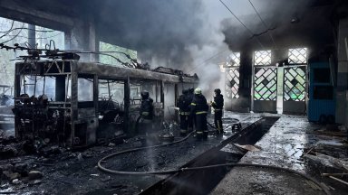 Масирана руска атака над Харков с дронове и ракети предизвика пожари в целия град