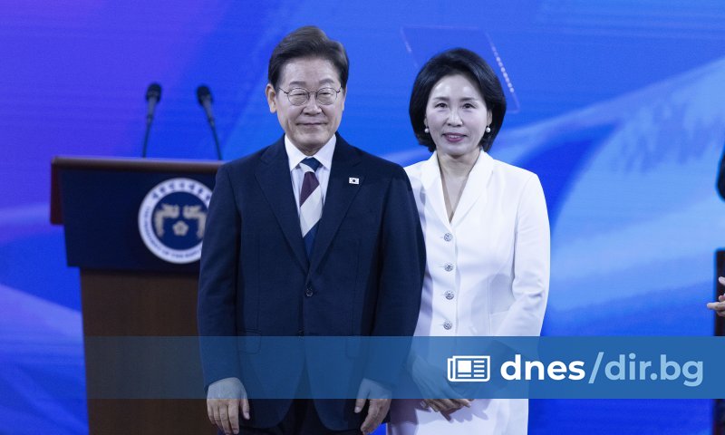 И Дже-мьон положи клетва като президент на Южна Корея в