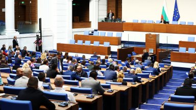 Напрежение в парламента при избора на нови председатели на пет постоянни комисии