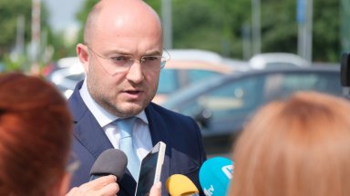 Действията на правителството институциите и съдебната система чрез инстанционния контрол