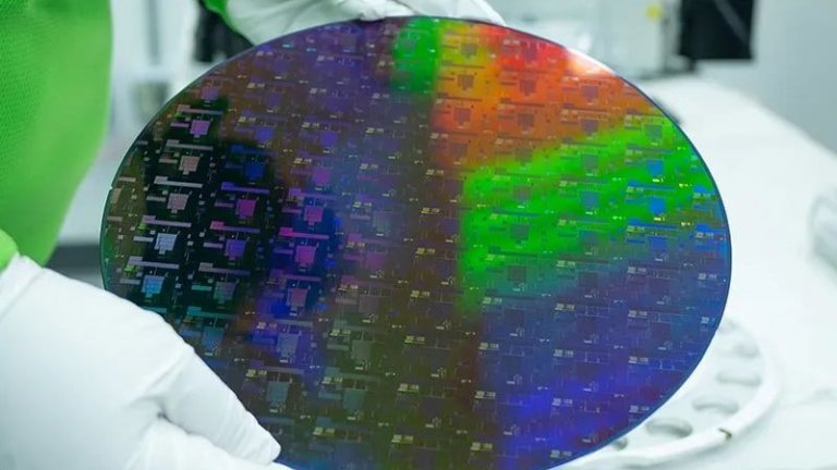 Intel под ново ръководство: Фокус върху печалбата над 50% 