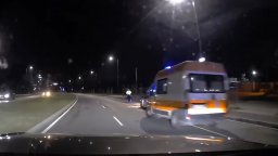 22-годишен загина след падане от тротинетка в София (видео)