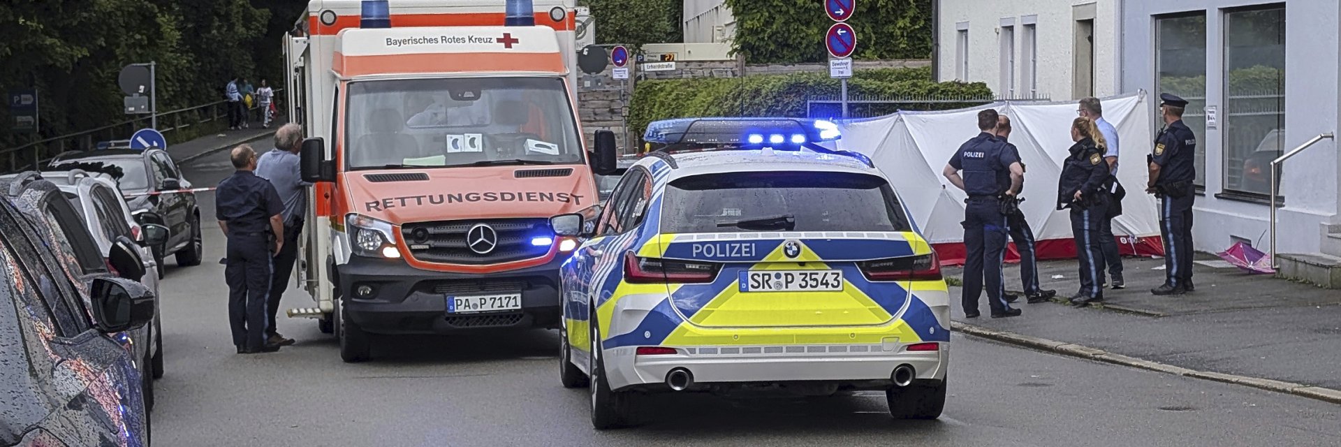 Мъж се вряза с автомобил в група хора в германския град Пасау