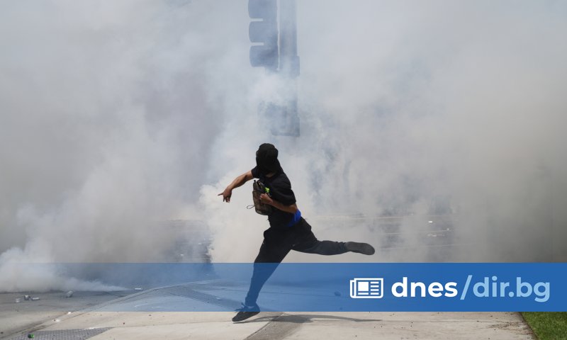 Президентът на САЩ Доналд Тръмп разпореди 2000 членове на Националната