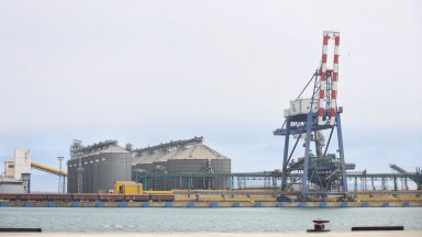 Работник загина при инцидент на пристанище "Запад" в Бургас