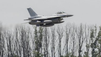Два от новите изтребители F-16 Block 70 летяха над Варна (снимки)